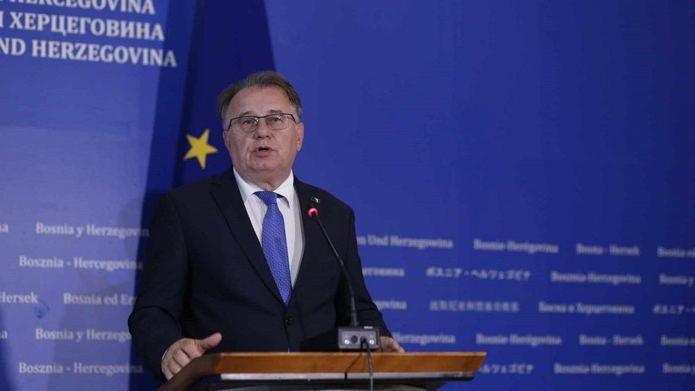 Premijer Nikšić na ljekarskom stolu: Otkriven detalj zahvata koji je obavio u Sarajevu!