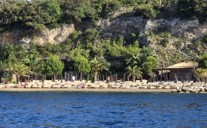 Dubrovčanin potjeran s plaže jer nije htio platiti 75 eura za ležaljku: "Okružili su me i tražili da odem!"