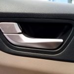Otvarate vrata automobila pogrešnom rukom? Ova navika vam može spasiti život