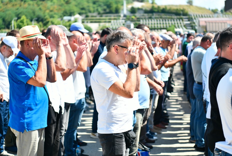 Potresna dženaza doktorici Aidi Softić: Otac Omer došao sa povredama da isprati kćerku