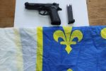 Nevjerovatno: Pijan pucao usred noći, policija zatekla ratnu zastavu i bombe kod Mirsada Tatara!
