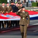 Natporučnica koja je oduševila Hrvatsku dolazi iz BiH: Kćerka branitelja HVO-a ponosno zakoračila ispred zastave
