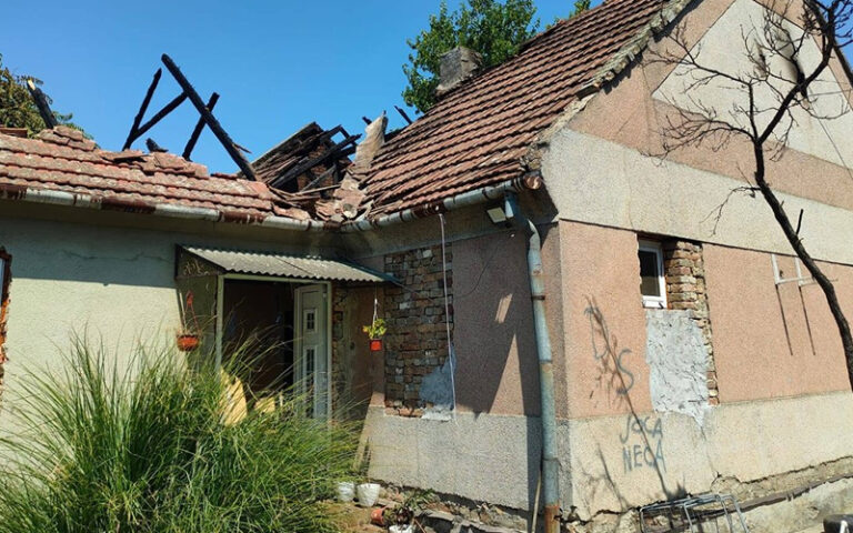 Petnaestogodišnja djevojčica spasila komšije iz zapaljene kuće dok su roditelji bili na putu